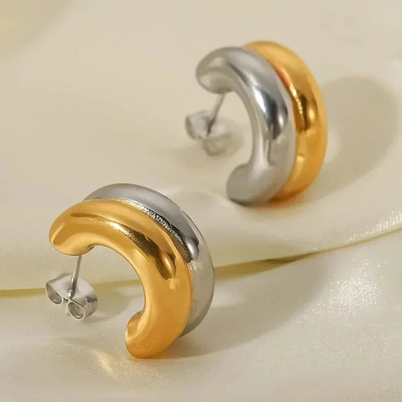 Gold Preppy Women's Two-Tone Plated 18K Hoop Earrings - Picture 4 of 7